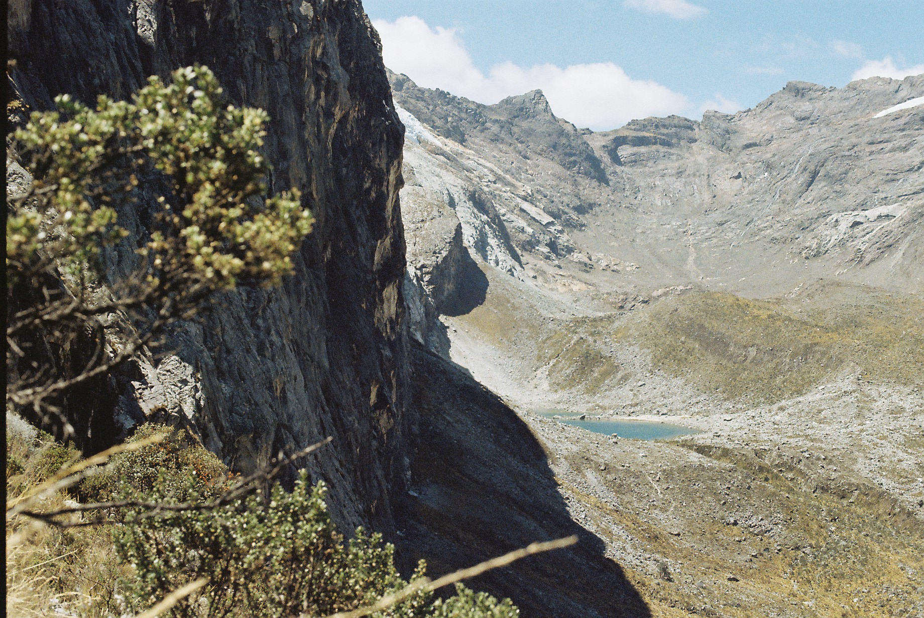 Alternative scenic view on the Laguna 69 trek